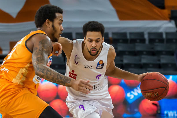 在主场上演 在主场上演