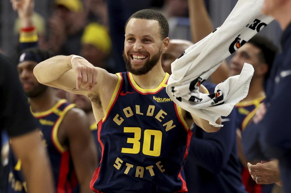 西媒：皇马引进阿诺德将进入关键时期 巴萨有意签下拉提乌.