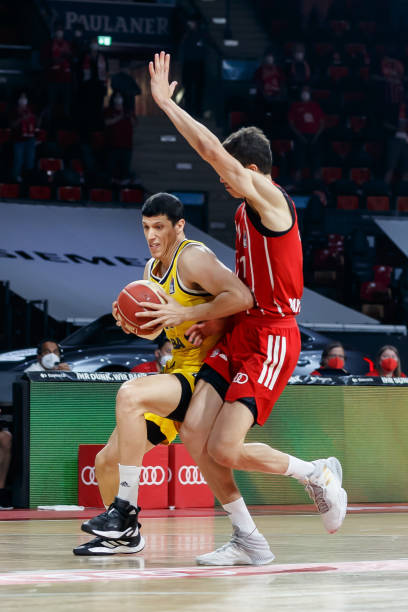 将路易斯作 将路易斯作