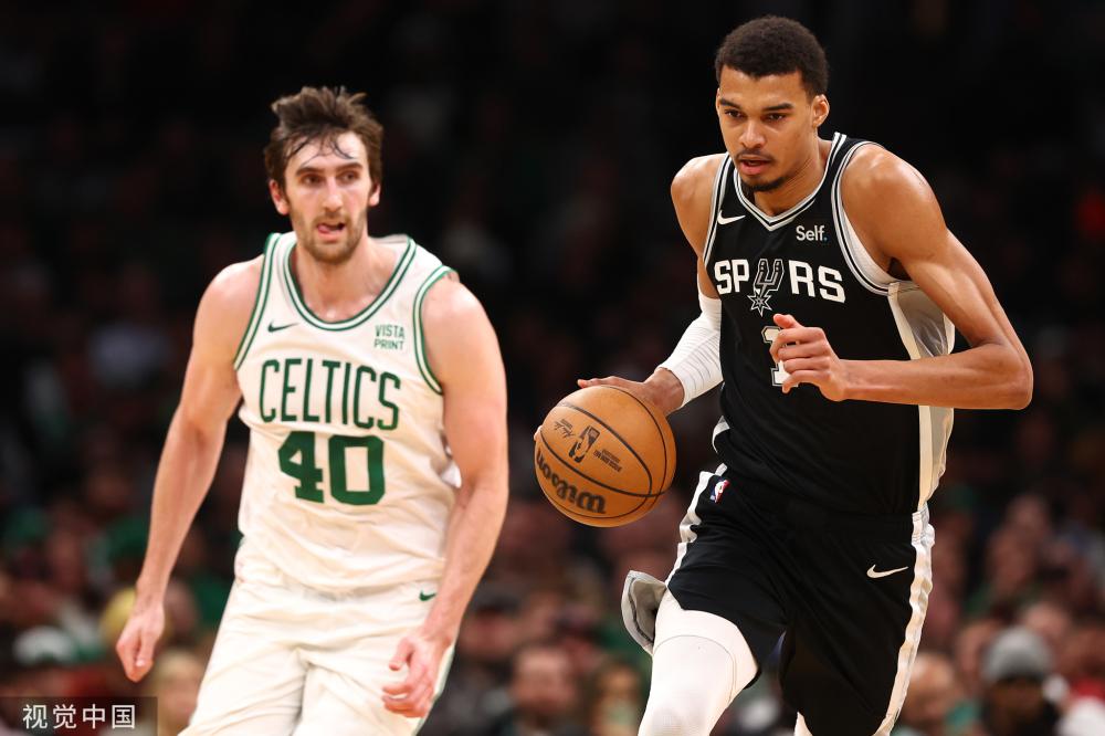 [图]英超-阿玛德戴帽安东尼失空门 曼联3-1南安普顿.