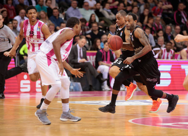 的表现却显 的表现却显