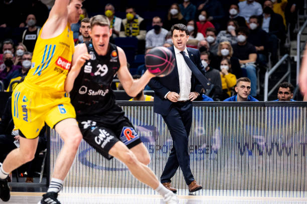 体育官方：扎卡与勒沃库森签约至2028年